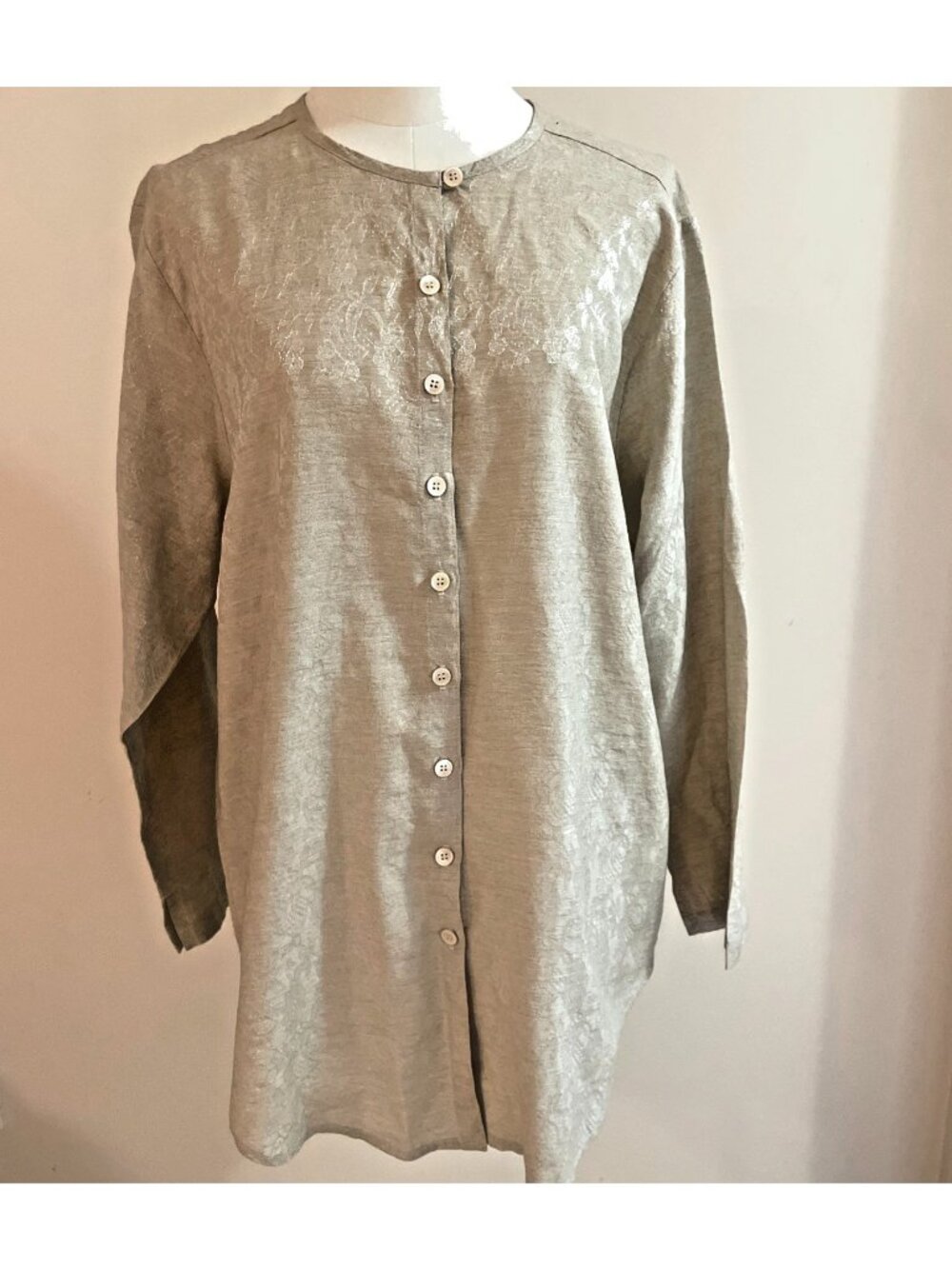 Democracy Womens Button Front Blouse Size M Metallic Floral Lagenlook Minimalist